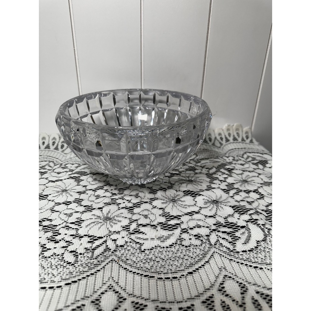 Vintage Clear Cut Glass Crystal Bowl Diamond Wedge Pattern Scalloped Edge 8 Inch
